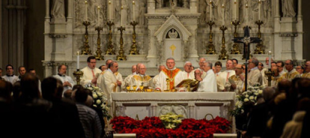 Bishop David Zubik and his brother bishops, priests and deacons celebrate the Mass of Gratitude with campaign volunteers at St. Paul Cathedral, Jan. 25, 2015. Credit: Jim Judkis